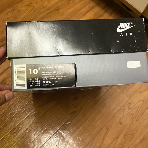 Air Jordan 11 Retro - Picture 7 of 9